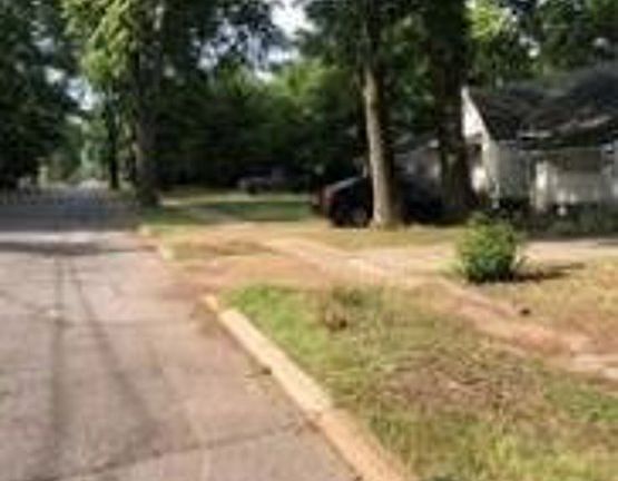 Exterior Neighborhood (street photo)