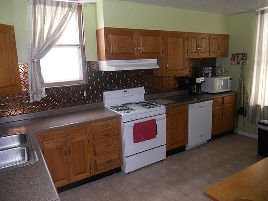 3rd image of 323 S Park Ave