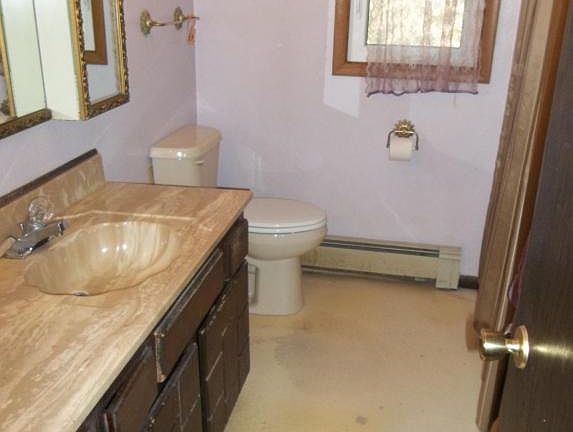 4th image of 1125 Greenhill Dr
