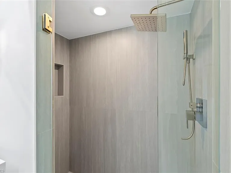 879 Meadowland Dr #C — Photo 29