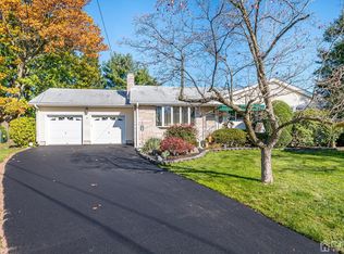 39 Chapel St, Edison, NJ 08817