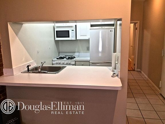 2nd image of 332 W 47th St APT 2b