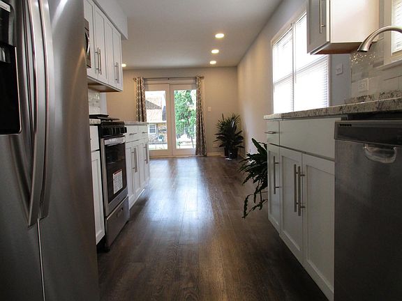 5th image of 4146 Applewood Ln