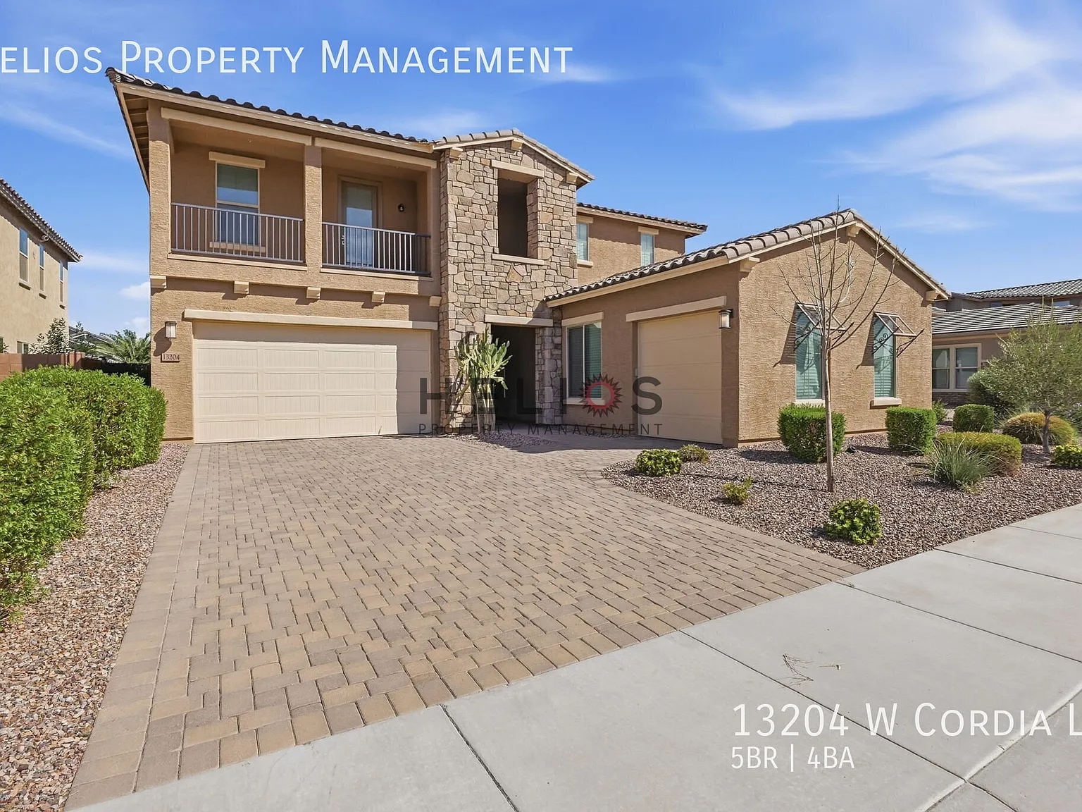 Huge 5-Bedroom Home with High-End Kitchen, Loft & Beautifully Landscaped Backyard — Photo 2