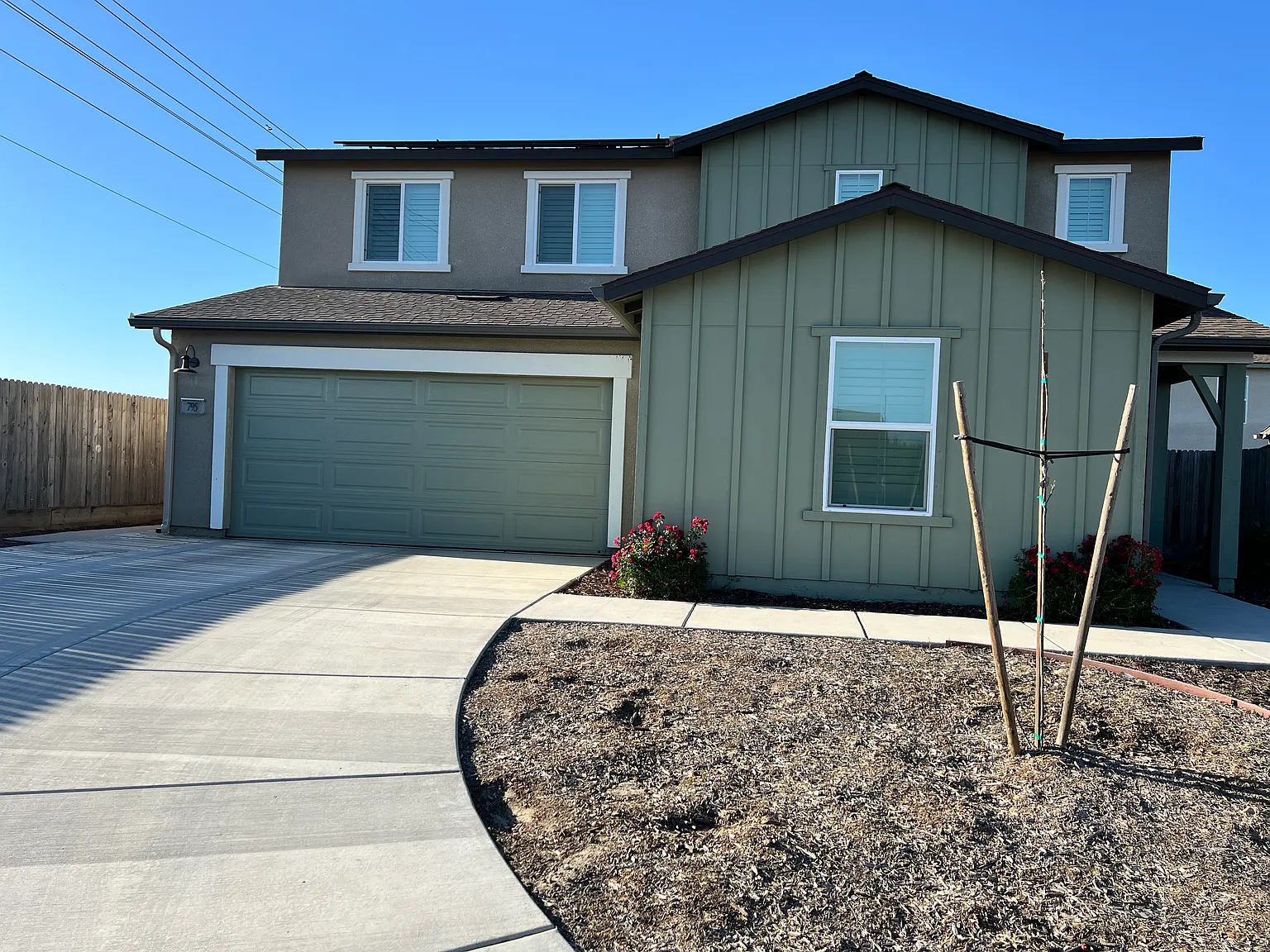 4 bed, 2550 sqft, $2,249 — Photo 1