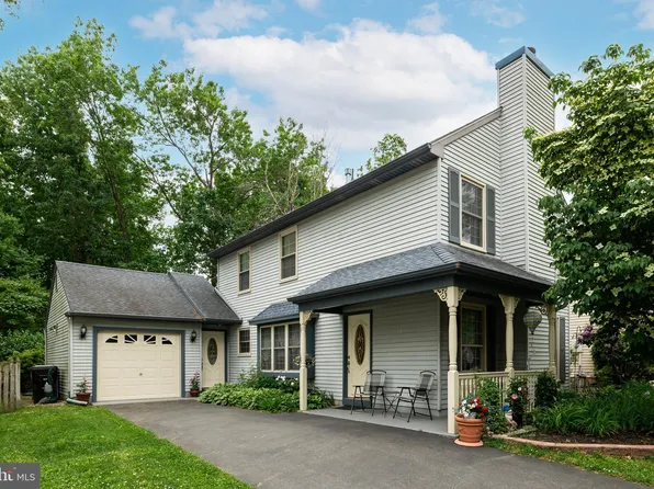 10 Windingbrook Dr, Atco, NJ 08004