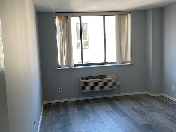 4th image of 300 Newark St APT 4F