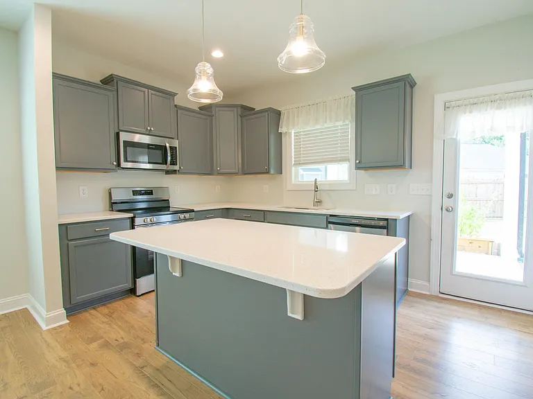 5611 Pondhaven Dr — Photo 7