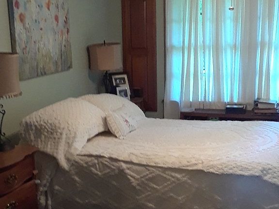 3rd image of 1905 Marguerite St