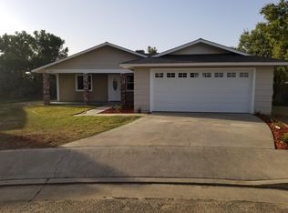 1271 Ohio Pl, Porterville, CA 93257