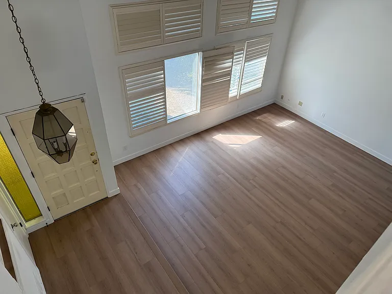 9116 Cornwall Dr — Photo 11