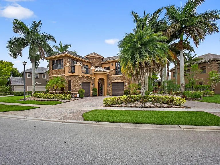 3501 Collonade Dr — Photo 37