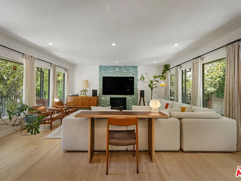 5749 Valley Oak Dr — Photo 5