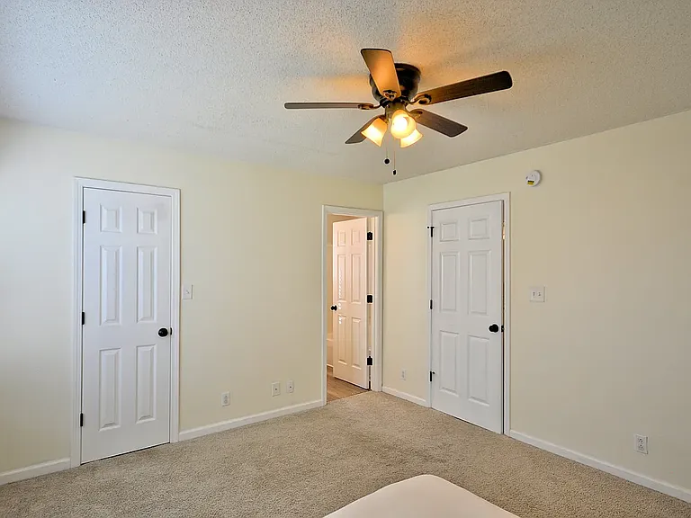 422 Woodale Dr — Photo 18