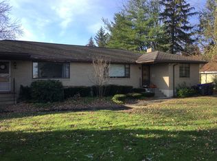4656 W Lake Rd, Erie, PA 16505