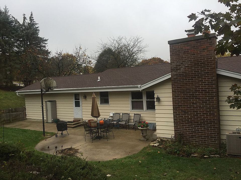 2nd image of 215 Mandan Dr