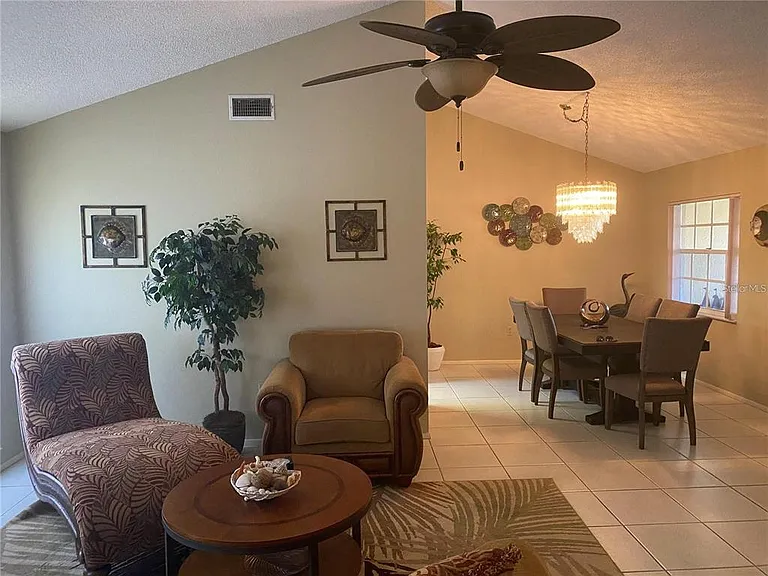 5712 34th Ct W — Photo 3