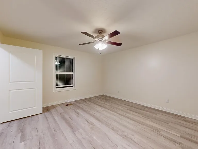 Routt Lake Townhomes — Photo 4