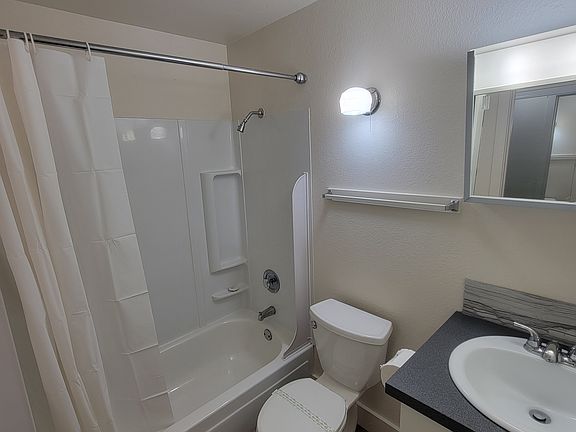 5th image of 2405 NW Irving St #2431-18