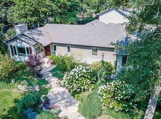 332 E Ardmore Ave, Roselle, IL 60172