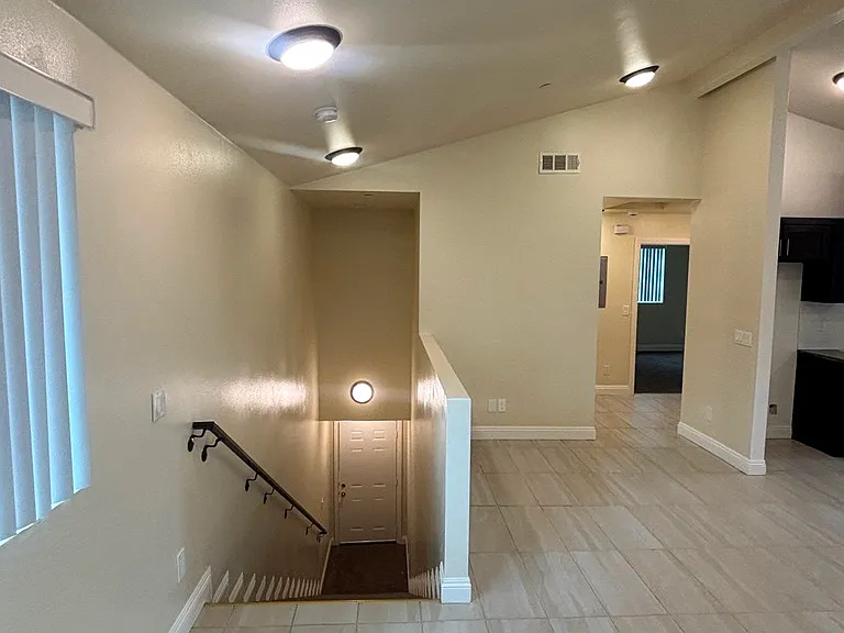 3428 S Norton Ave — Photo 4