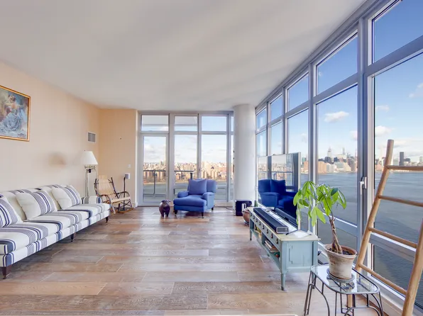 2 Northside Piers image 2 of 18