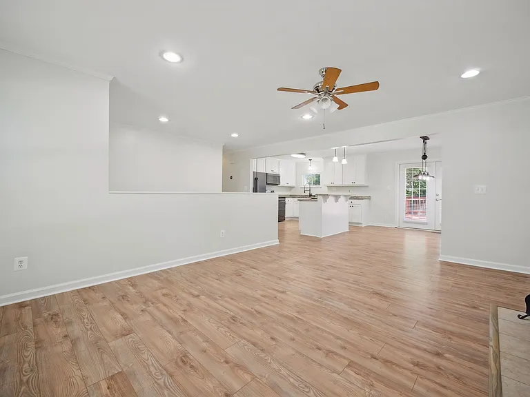 412 Nicewood Dr — Photo 12