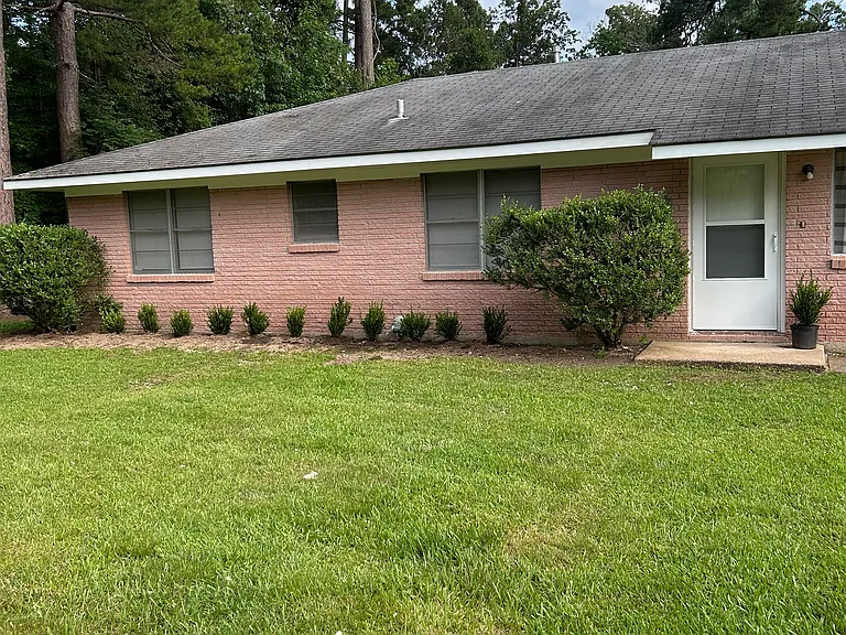 612 Chandler Dr — Photo 3