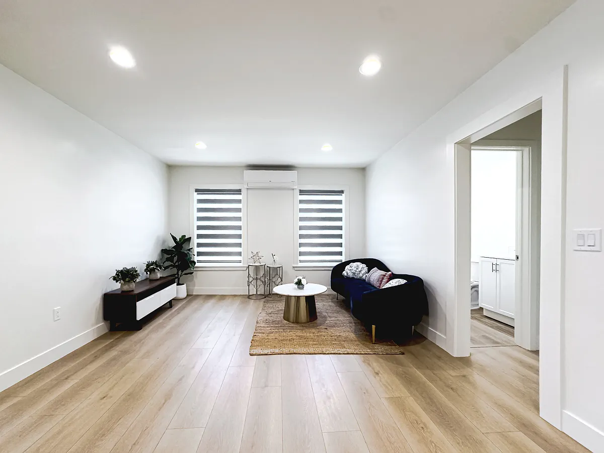 2 bed, 700 sqft, $2,195 — Photo 3