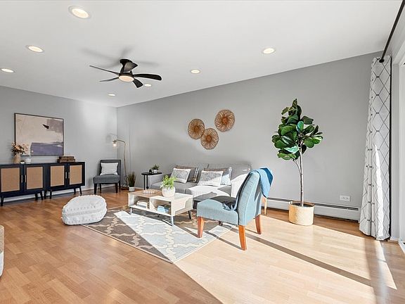 4th image of 2604 N Windsor Dr Unit 209