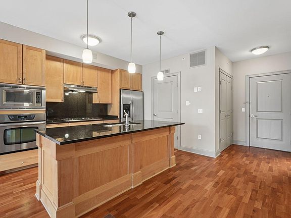 5th image of 1060 Grand Ave Unit 210
