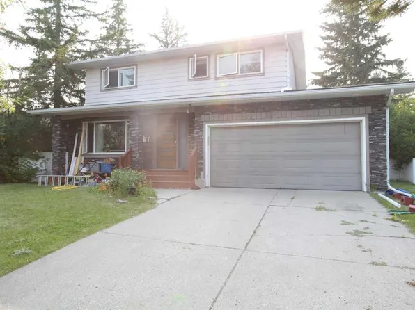 7331 E Keewatin St SW, Calgary, AB T2V 2M6