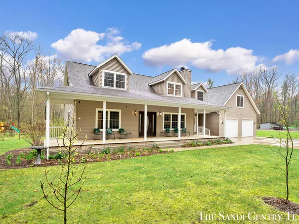 11585 Pond Rd, Montague, MI 49437
