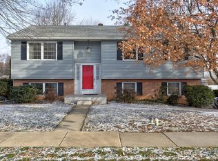 323 Longmeadow Rd, Lancaster, PA 17601