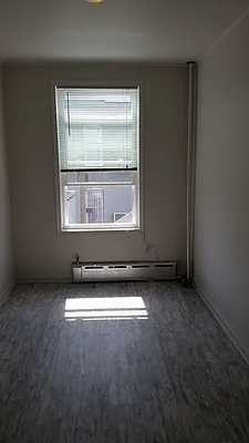 Rented by BuySell Real Estate Inc | media 29