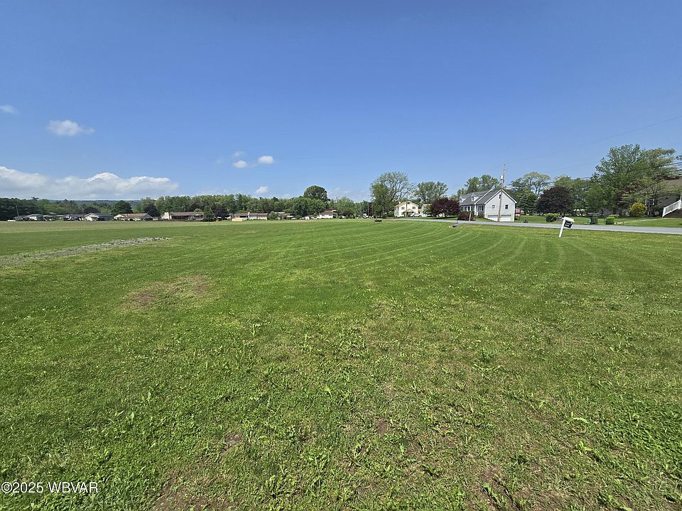 2nd image of 28 Jubileen Ln