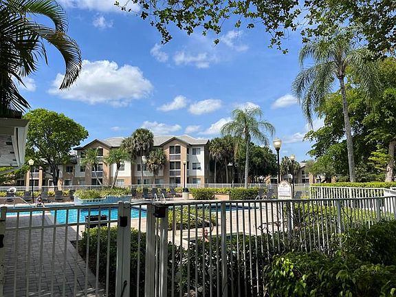 5th image of 9977 Westview Dr APT 114