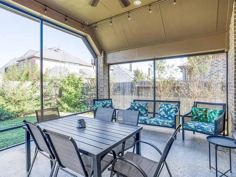 29114 Davenport Dr — Photo 43