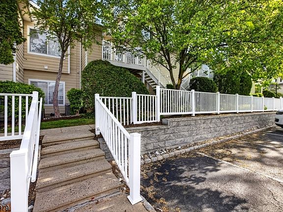 2nd image of 60 Wentworth Road