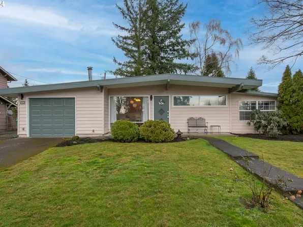 18810 NE Holladay St, Portland, OR 97230