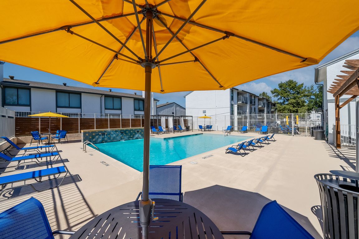 The Stella - 4299 Pleasant Run Rd Irving TX (5 units available