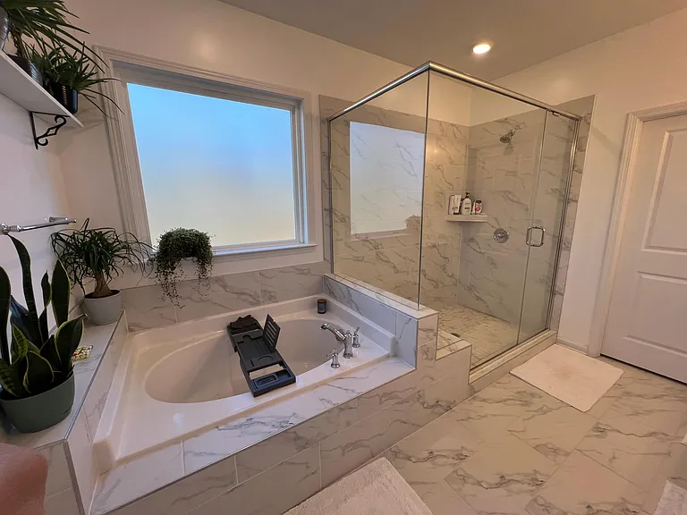Garden tub with private frosted window