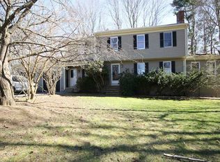 10 Zompa Rd, Barrington, RI 02806