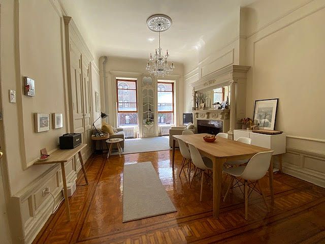 1st image of 17 W 70th St #1