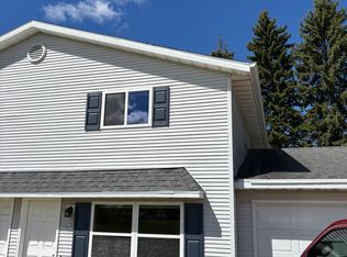 1059 W South Park Ave #1059, Oshkosh, WI 54902