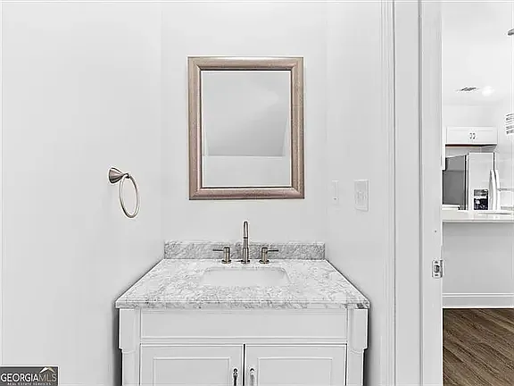 2 bed, 1.5 bath, 1400 sqft, $1,399 — Photo 2