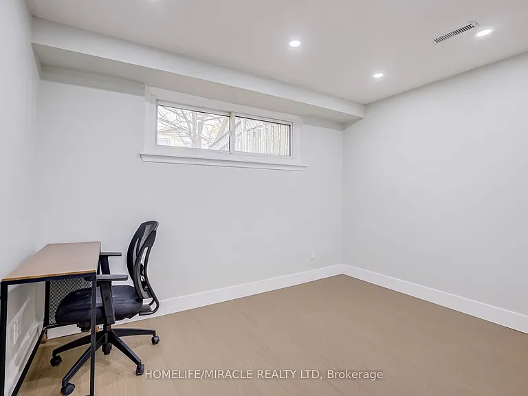 122 Ormond Dr — Photo 30