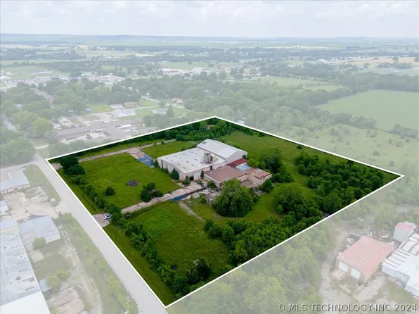 1100 E 14th St, Dewey, OK 74029