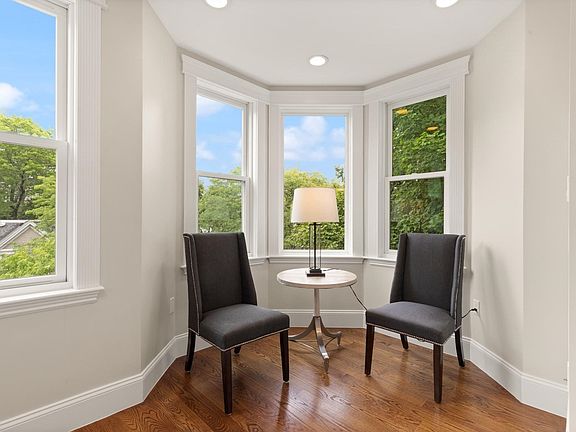5th image of 91 University Rd APT 2
