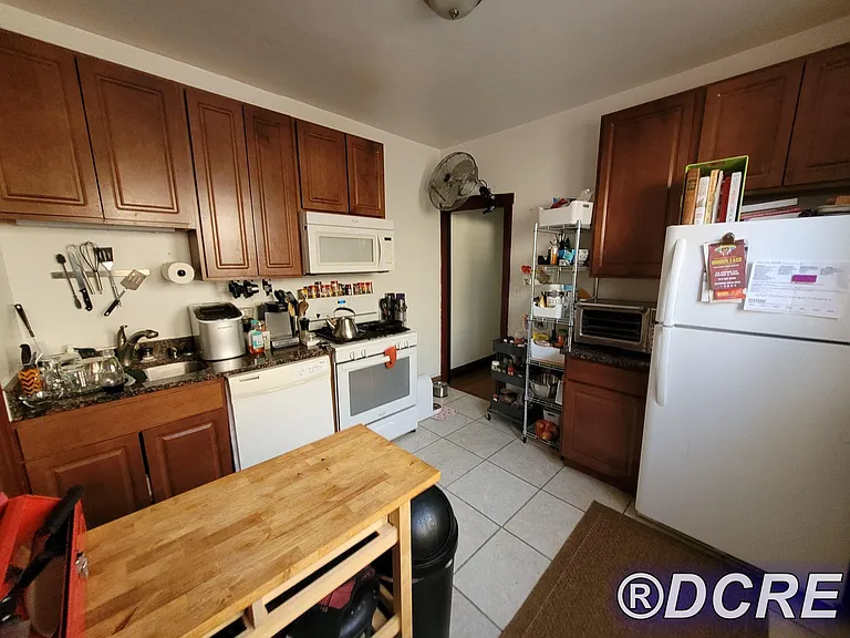 1427 N Artesian Ave #1A — Photo 3